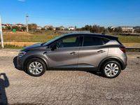 Usata Renault Captur 101 CV (74 kW) 2022 Grigio SUV