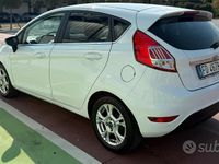 Usata Ford Fiesta Titanium 75 CV (55 kW) 2015 Bianco Berlina