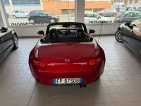 Usata Mazda MX5 Inclusive 160 CV (117 kW) 2018 Soul red Cabrio