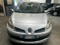 Usata Renault Clio II 75 CV (55 kW) 2008 Argento Utilitaria