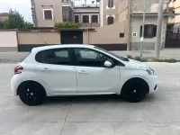 Usata Peugeot 208 75 CV (55 kW) 2016 Bianco Utilitaria