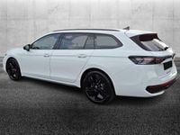 Usata VW Passat R-line 150 CV (110 kW) 2025 Bianco pastello Station wagon