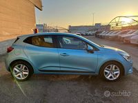 Usata Renault Clio V Business 100 CV (73 kW) 2022 Blu Berlina