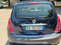 Usata Lancia Ypsilon 60 CV (44 kW) 2006 Bluazzurro Utilitaria