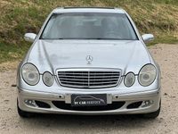 Usata Mercedes E240 Elegance 176 CV (129 kW) 2003 Argento Berlina