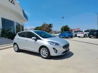 Usata Ford Fiesta Titanium 86 CV (63 kW) 2018 Grigio Utilitaria