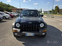 Usata Jeep Cherokee Sport 143 CV (105 kW) 2004 Nero SUV