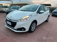 Usata Peugeot 208 Allure 120 CV (88 kW) 2019 Bianco Utilitaria