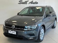 Usado VW Tiguan Business 150 CV (110 kW) 2018 Gris SUV
