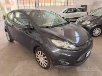 Usata Ford Fiesta 60 CV (44 kW) 2009 Grigio Berlina