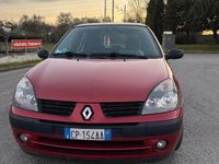 Usata Renault Clio II Dynamique 65 CV (47 kW) 2004 Rosso Berlina