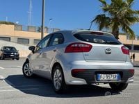 Usata Kia Rio 84 CV (61 kW) 2017 Grigio Berlina
