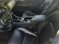 Usata Jaguar XF 179 CV (131 kW) 2017 Grigio Berlina
