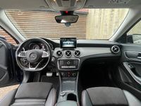 Usata Mercedes CLA200 Premium 136 CV (100 kW) 2018 Blu Berlina