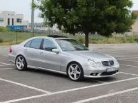 Usata Mercedes E55 AMG AMG 476 CV (350 kW) 2002 Grigio Berlina
