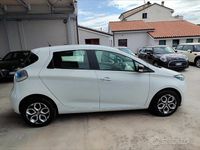 Usata Renault Zoe Life 67 kW (92 CV) 2019 Bianco pastello Utilitaria