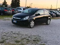 Usata Opel Corsa Edition 95 CV (69 kW) 2010 Nero Utilitaria