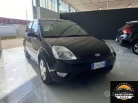 Usata Ford Fiesta Ghia 68 CV (50 kW) 2002 Nero Utilitaria