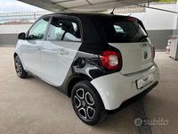 Usata Smart ForFour Prime 71 CV (52 kW) 2015 Bianco Utilitaria