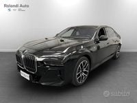 Usata BMW 740 M Sport 299 CV (219 kW) 2024 Black sapphire metallizzato Berlina