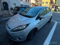 Usado Ford Fiesta 95 HP (69 kW) 2015 Cinzento Citadino