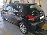 usata Peugeot 208 1.2 GPL Neopatentati