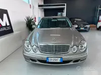 Usata Mercedes E280 Elegance 177 CV (130 kW) 2004 Grigio Berlina