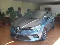 Usata Renault Clio V Techno 101 CV (74 kW) 2023 Grigio Berlina