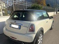 Usata Mini Cooper D 111 CV (81 kW) 2011 Beige Utilitaria