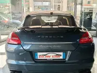 Usata Porsche Panamera Turbo 500 CV (367 kW) 2011 Grigio Utilitaria