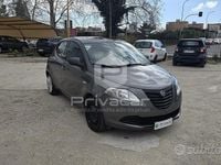 Usata Lancia Ypsilon Silver 69 CV (50 kW) 2015 Grigio Utilitaria