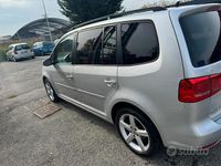 Usata VW Touran Comfortline 105 CV (77 kW) 2012 Grigio Monovolume