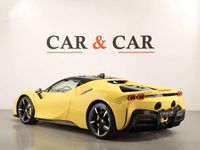 Usata Ferrari SF90 999 CV (734 kW) 2023 Giallo Coupé