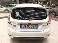 Usata Ford Fiesta 80 CV (58 kW) 2015 Bianco Berlina