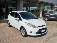 Usata Ford Fiesta Titanium 71 CV (52 kW) 2012 Bianco Utilitaria