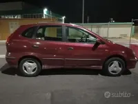 Usata Nissan Almera 114 CV (83 kW) 2000 Rosso Monovolume