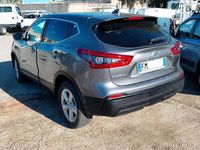 Usata Nissan Qashqai N-Connecta 140 CV (102 kW) 2018 Grigio SUV