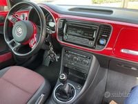 Usado VW Beetle 102 CV (75 kW) 2013 Rojo Utilitario