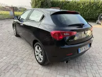 Gebraucht Alfa Romeo Giulietta 105 PS (77 kW) 2013 Schwarz Kleinwagen