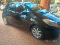 Usata Toyota Yaris Lounge 90 CV (66 kW) 2012 Nero Utilitaria