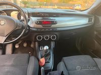 Second-hand Alfa Romeo Giulietta 109 CP (80 kW) 2011 Roșu Hatchback