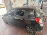 Usata Renault Clio III 75 CV (55 kW) 2011 Nero Berlina