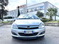 Usata Opel Astra GTC Enjoy 90 CV (66 kW) 2006 Argento Coupé