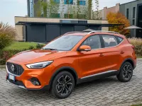 Usata MG ZS Luxury 106 CV (77 kW) 2023 Rosso SUV