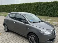 Usata Lancia Ypsilon Gold 69 CV (50 kW) 2012 Grigio Utilitaria