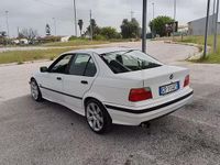 Usata BMW 318 115 CV (84 kW) 1993 Bianco Berlina