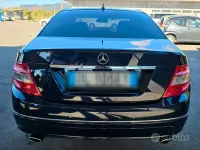 Usata Mercedes C350 Avantgarde 224 CV (164 kW) 2007 Blu Berlina