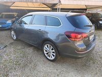 Usata Opel Astra Cosmo 179 CV (131 kW) 2011 Grigio Station wagon