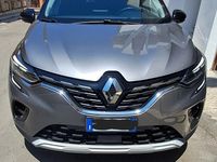 Usata Renault Captur 145 CV (106 kW) 2022 Grigio SUV