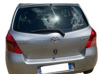 Usata Toyota Yaris 90 CV (66 kW) 2008 Grigio Utilitaria